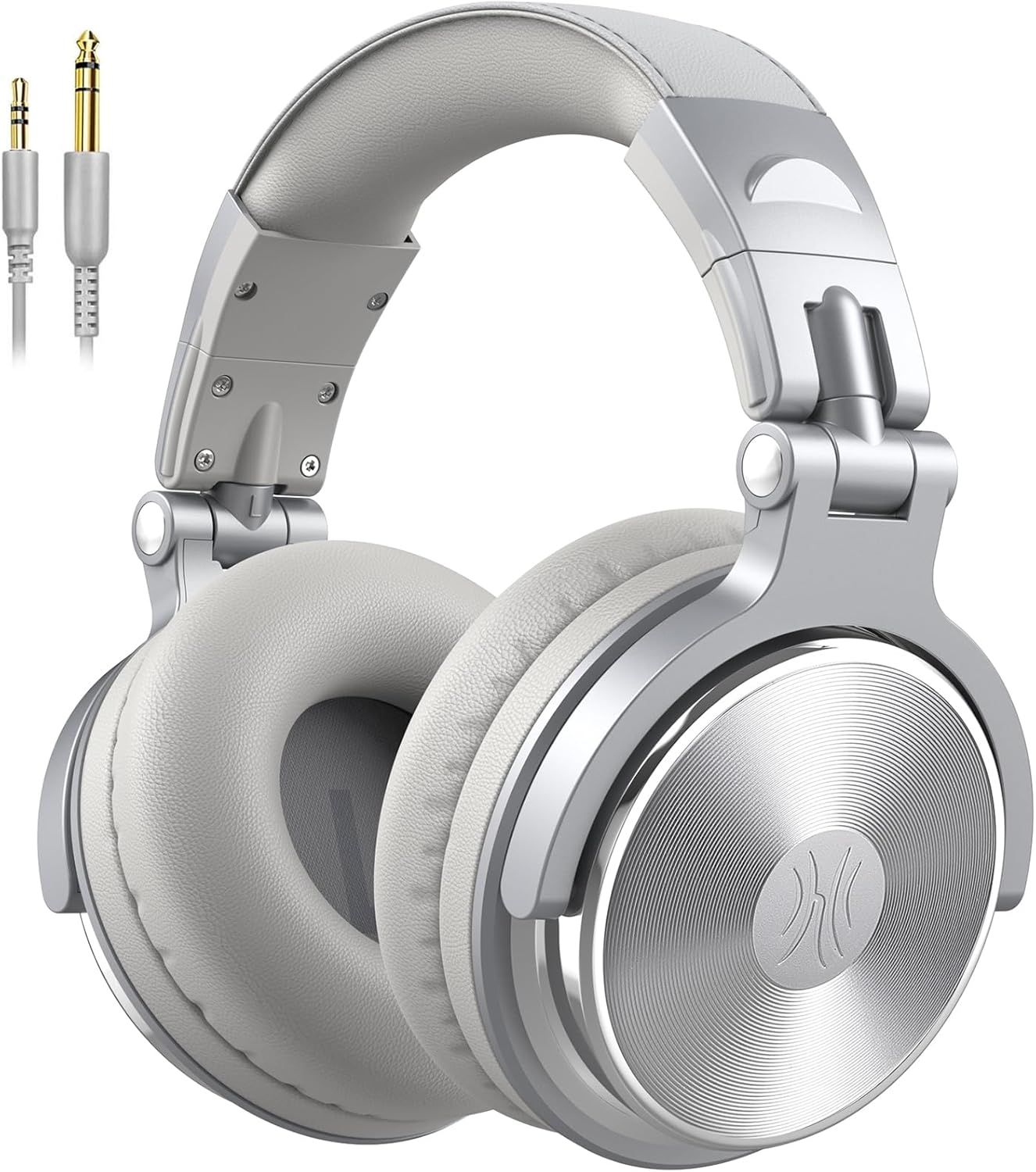 Shows the shopper exactly what is included in the purchase: the headphones and two audio cable connectors.
