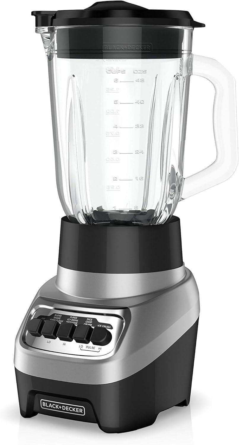 Displays the complete Black+Decker blender with its glass pitcher, lid, and control base to show shoppers exactly what they will receive.