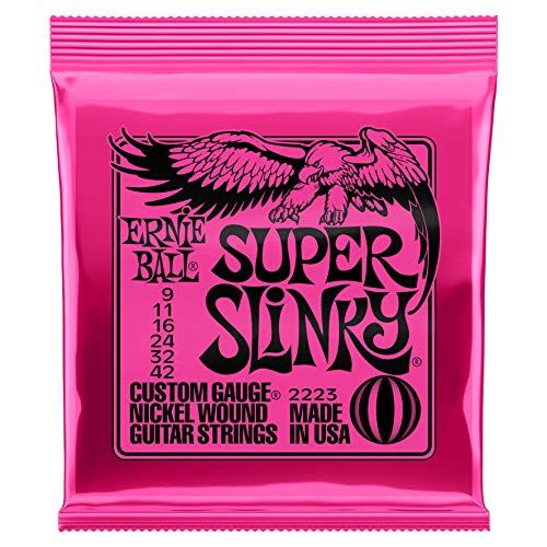 Shows the string pack front on so shoppers can confirm the gauge set and brand at a glance.