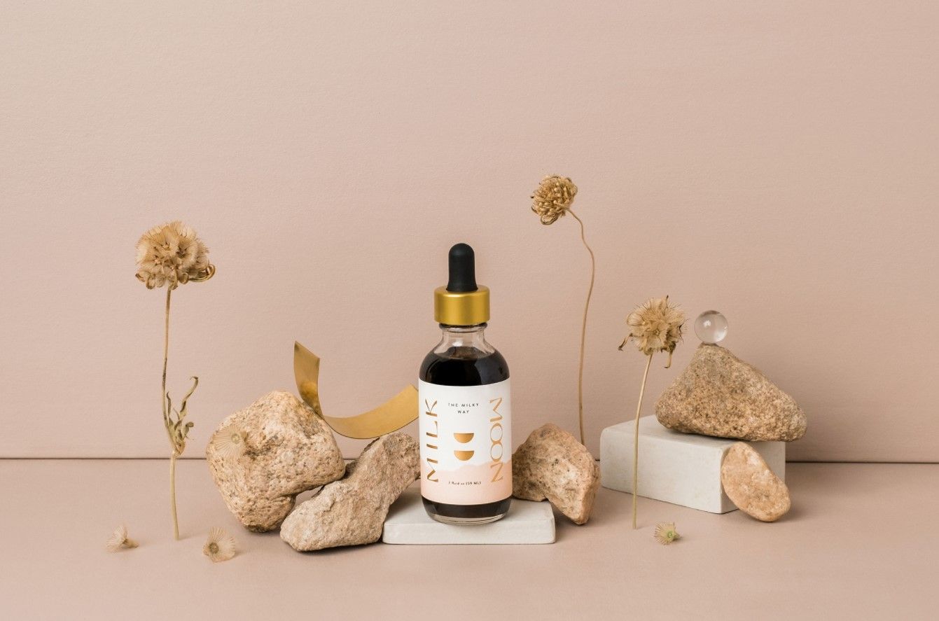 Milk Moon 25: Lifestyle Images