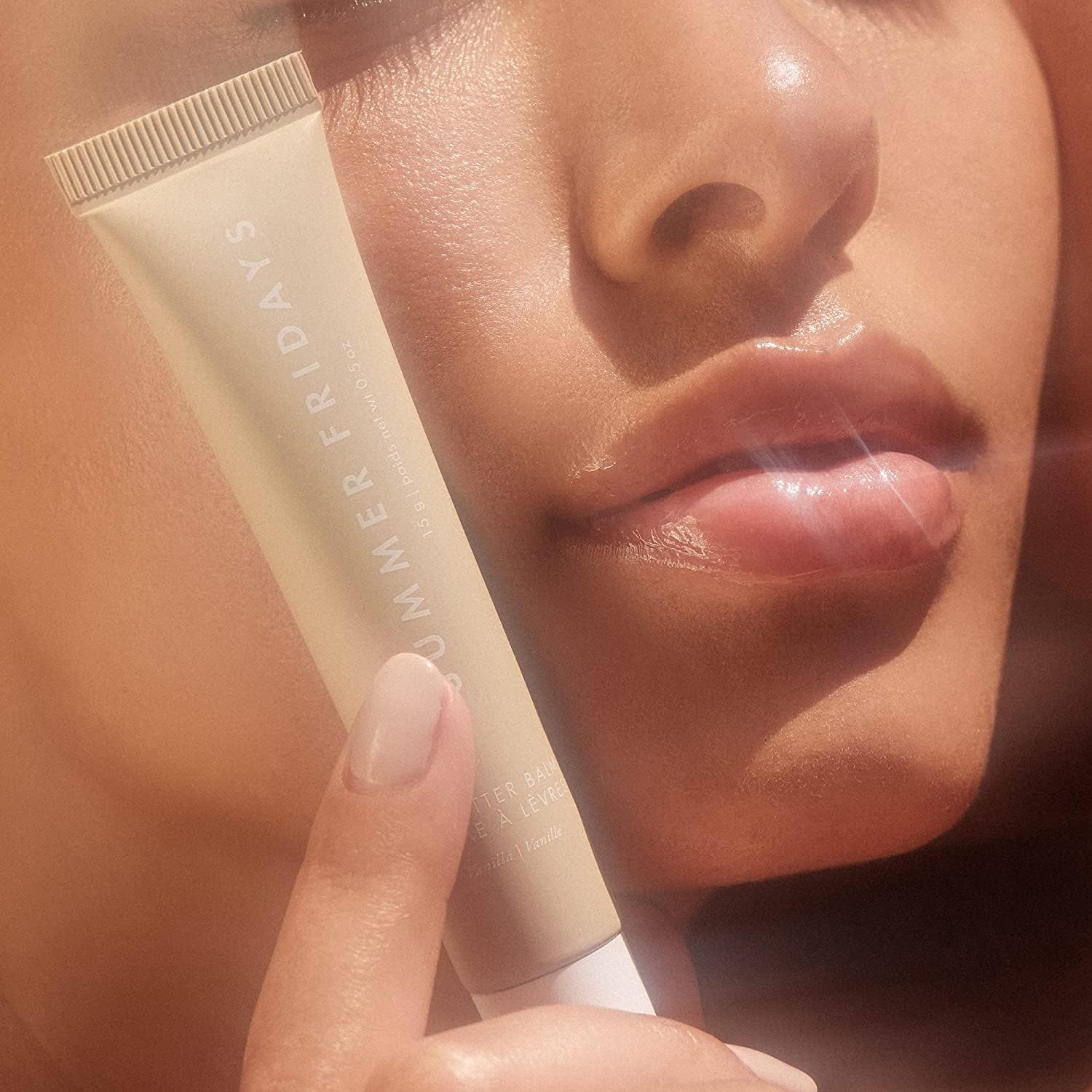 Showcases the product's ability to provide hydration and a glossy finish to the lips.