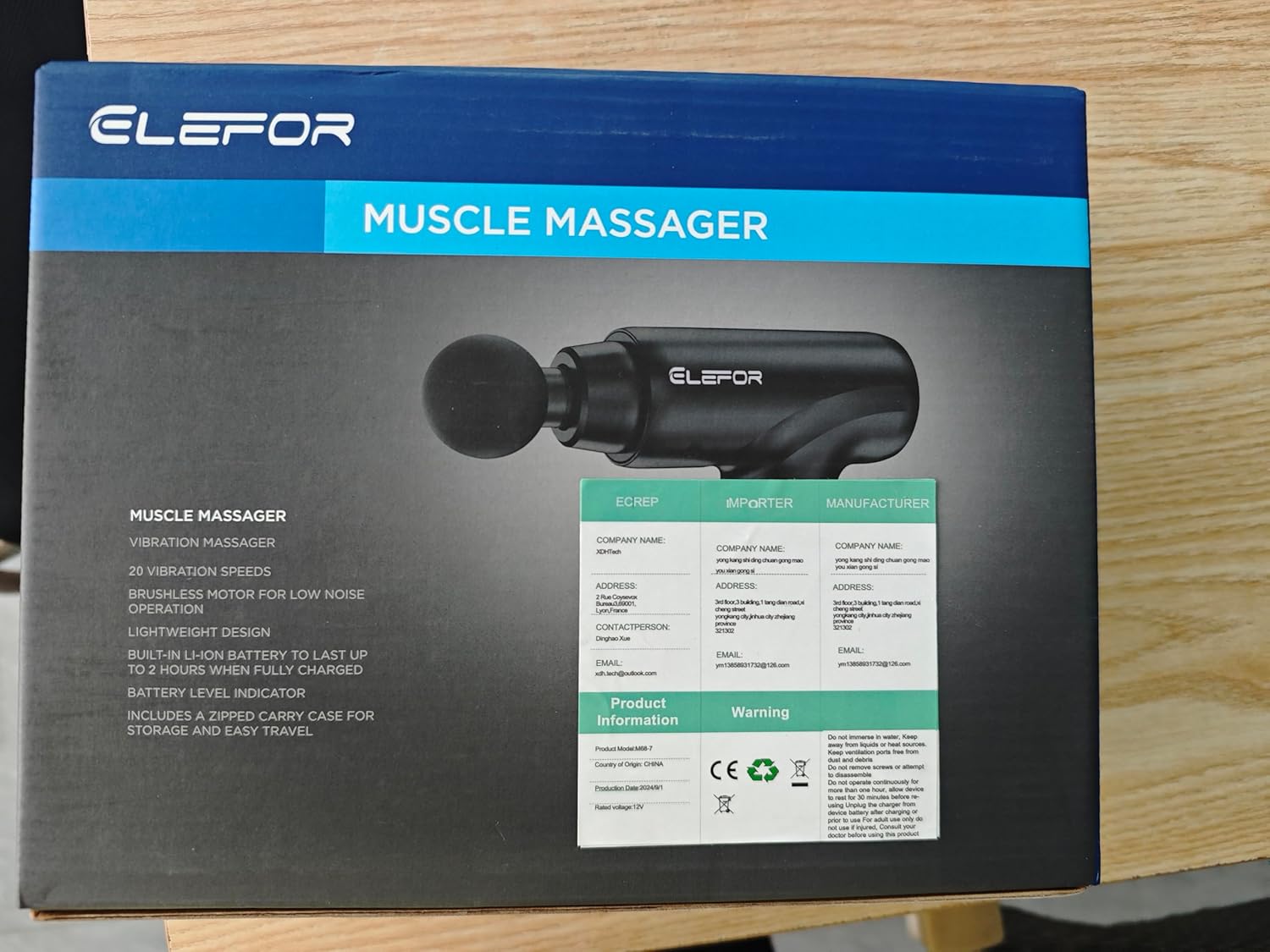 Highlights multiple key features of the muscle massager to demonstrate its versatility and convenience for potential buyers.