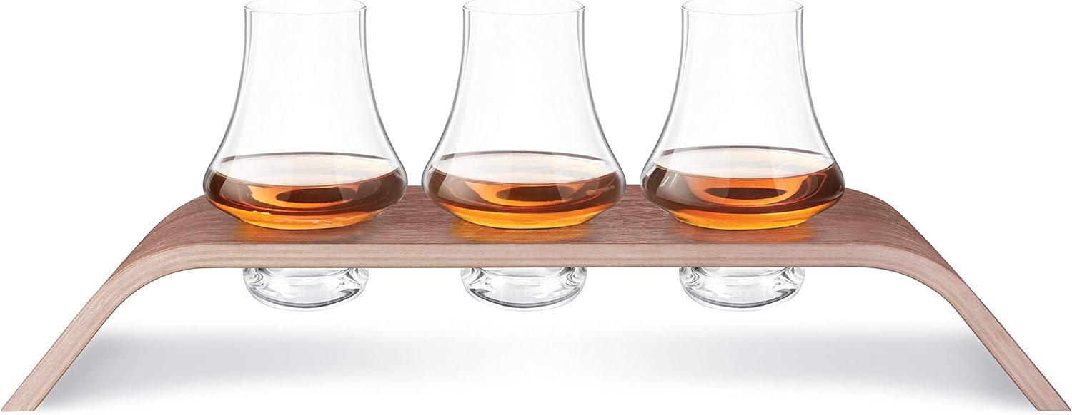 Shows the complete set of glassware and wooden stand included in the whiskey tasting set, highlighting the premium design and functionality.
