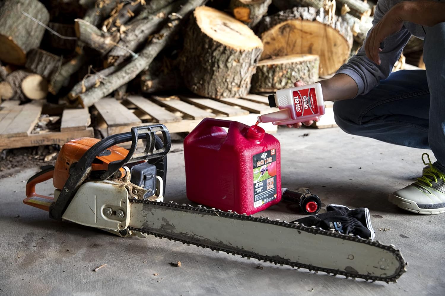 Demonstrates the use of the product in maintaining chainsaw equipment, showing its relevance for outdoor power tool users.