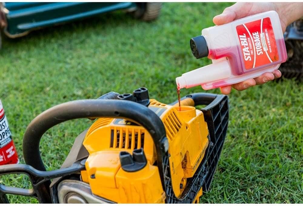 Demonstrates the correct way to add fuel to a chainsaw, educating users on proper maintenance and safe operation.