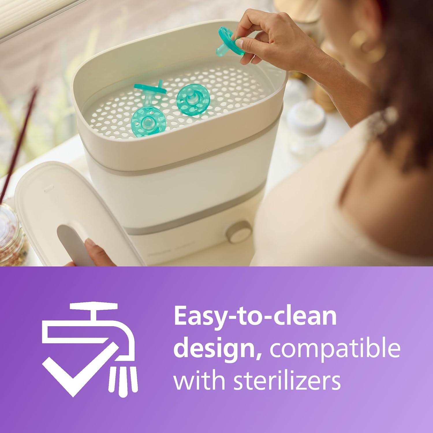 Demonstrates how to easily clean and sterilize baby products using the device, reassuring parents about hygiene and convenience. Shows that the product is compatible with sterilizers, emphasizing…