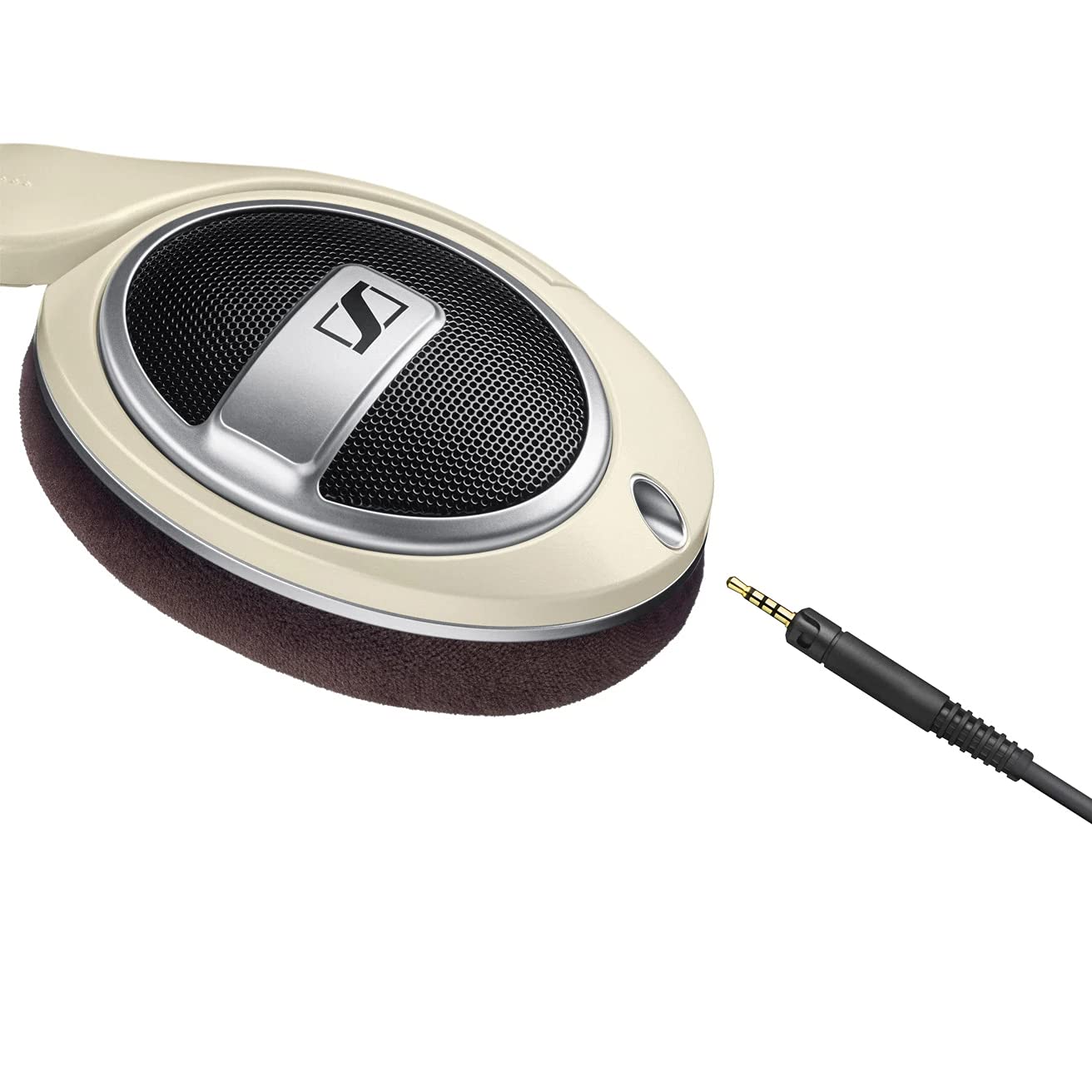 Demonstrates the premium audio quality of the headphones by showcasing the large speaker driver and mesh cover