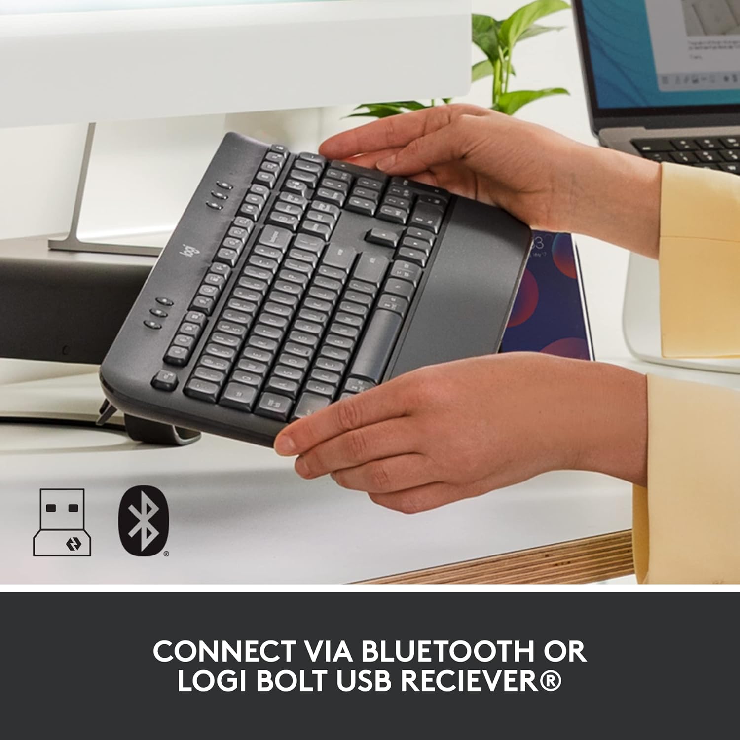 Highlights the keyboard's compatibility with both Bluetooth and USB connections, reassuring customers about easy connectivity options.