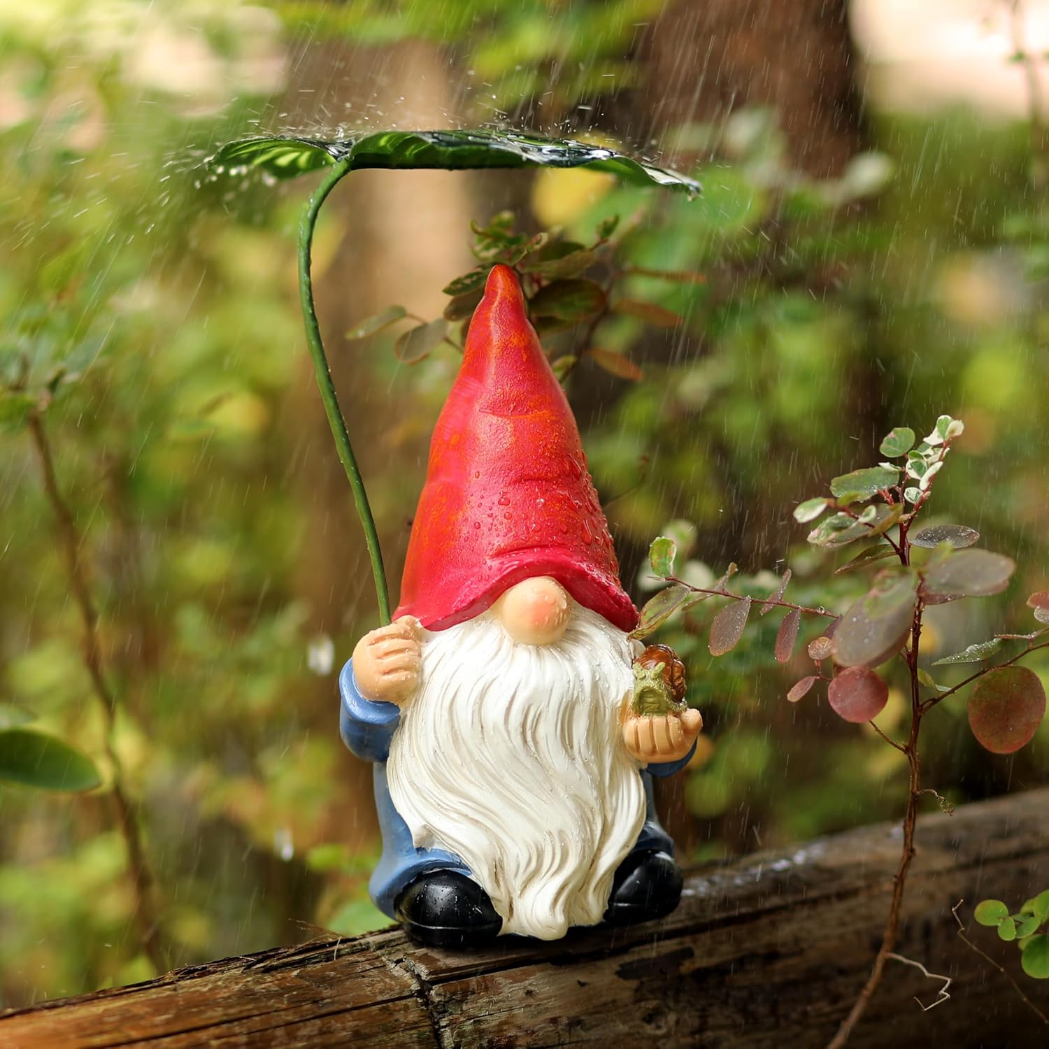 Demonstrates the product's ability to withstand rain and outdoor elements, making it suitable for garden decoration in all weather conditions.