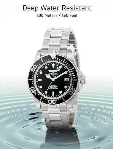 Communicates the watch's impressive water resistance capability (200 meters / 660 feet) to reassure shoppers of its durability and suitability for diving or water activities.