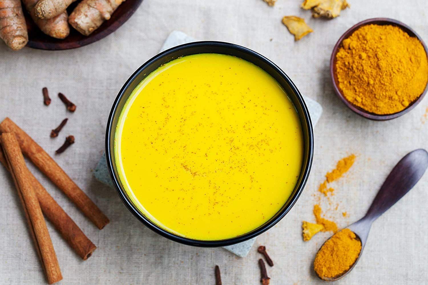 Shows the natural ingredients included in or used to make the product, reassuring shoppers of its wholesome composition and helping them understand what…