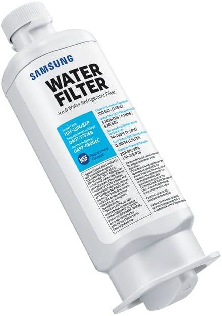 Provides a clean, catalog-style view of the Samsung water filter product to show its physical appearance and packaging details.