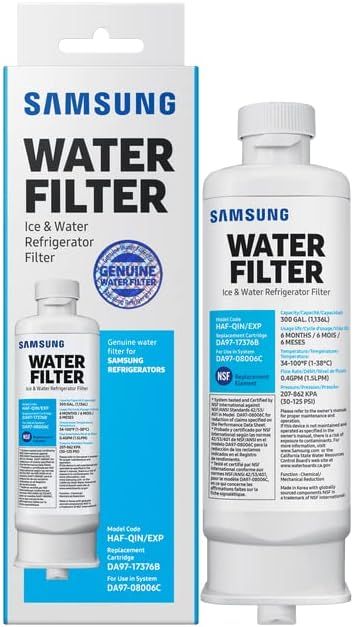 Shows the customer exactly what they will receive: the water filter product alongside its retail packaging, helping confirm the purchase and build confidence in the genuine Samsung product.