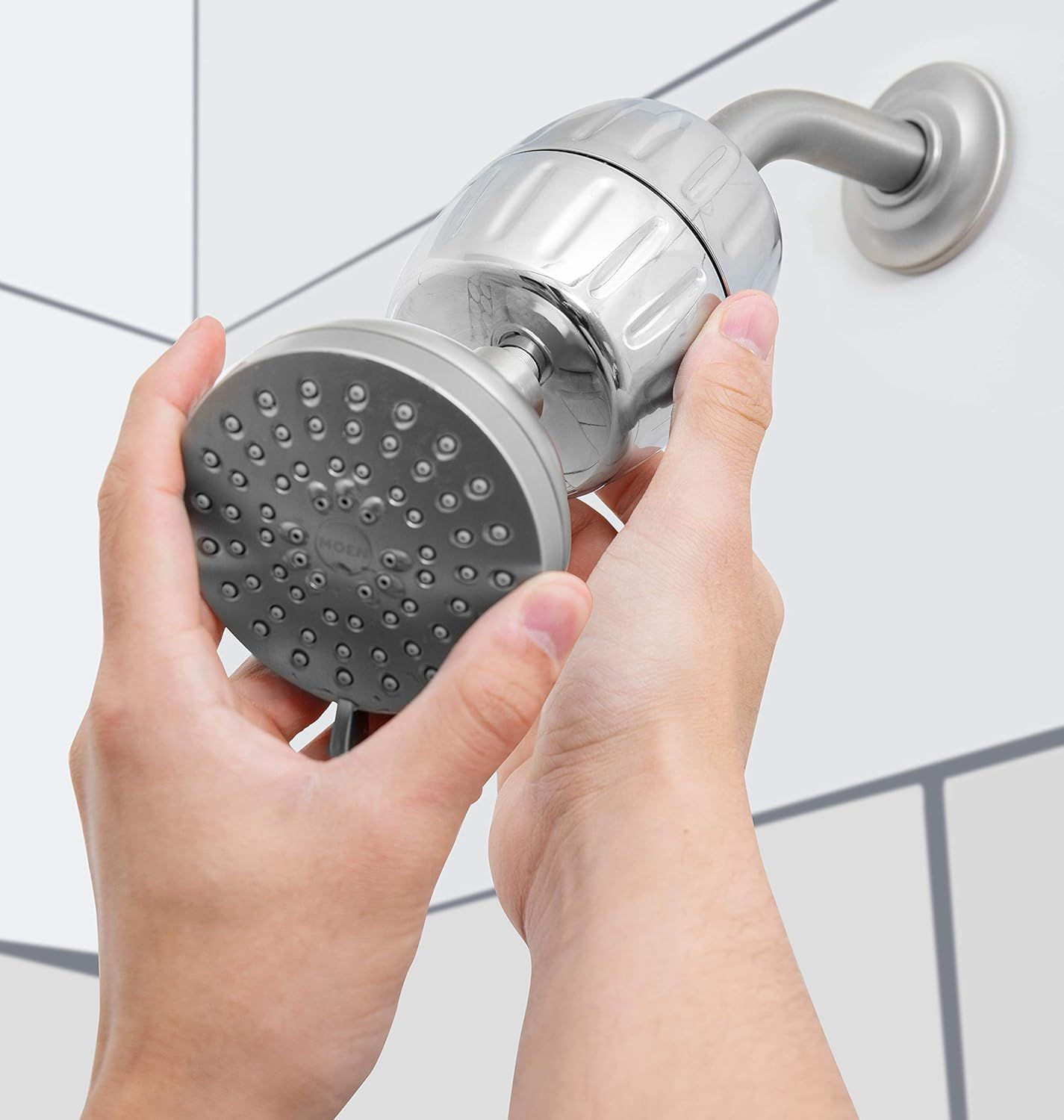 Demonstrates how simple it is to install or adjust the showerhead by hand, reassuring shoppers that no tools or professional help is needed. Highlights the ease of use and installation as a key…