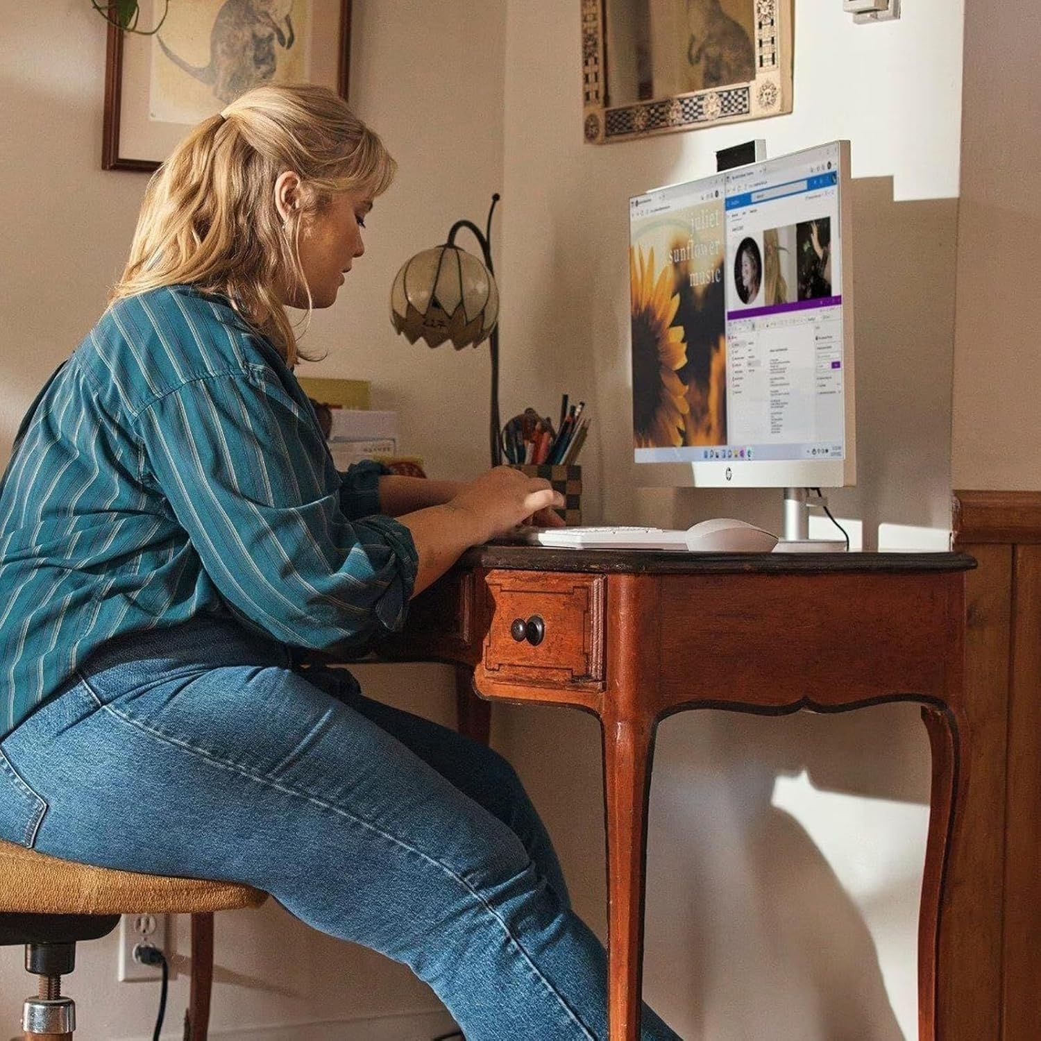 Demonstrates the product in a real-world home office environment to help shoppers visualize how it fits into their daily life and workspace.