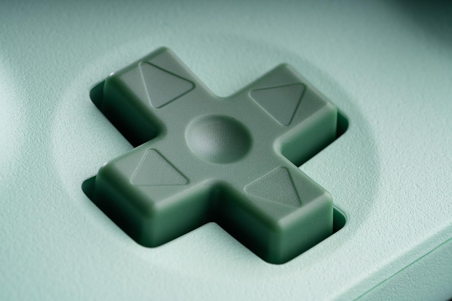 Shows the product nestled in its protective foam packaging to communicate quality packaging and safe delivery.