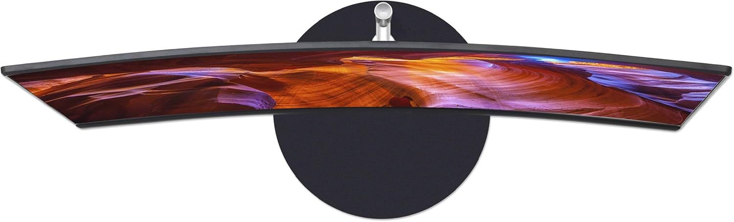 Provides a clean, catalog-style product view of the curved monitor from the front, allowing shoppers to see the screen curvature, display quality, and overall design without distractions.