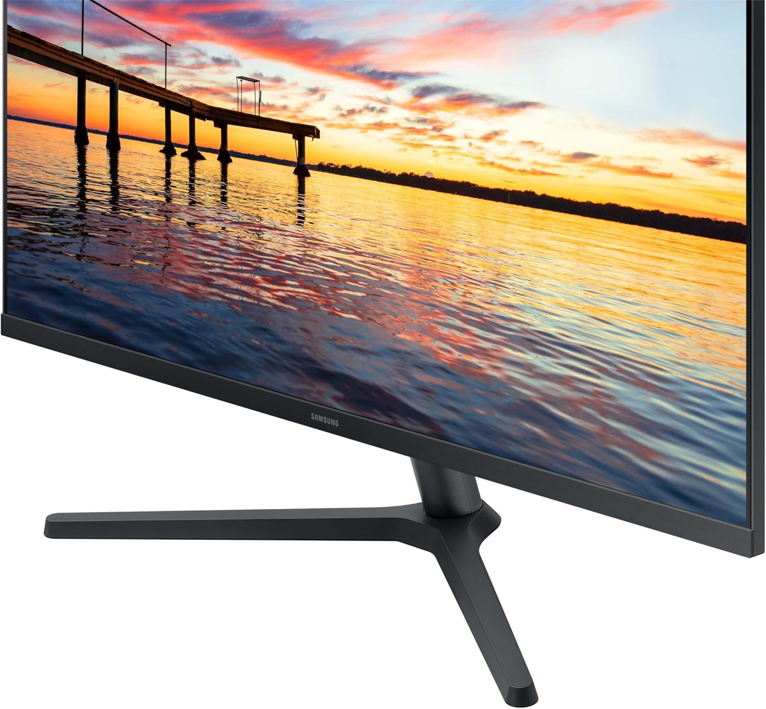 Showcases the monitor's display quality and visual capabilities by showing a beautiful, high-resolution sunset scene to demonstrate color reproduction and image clarity.