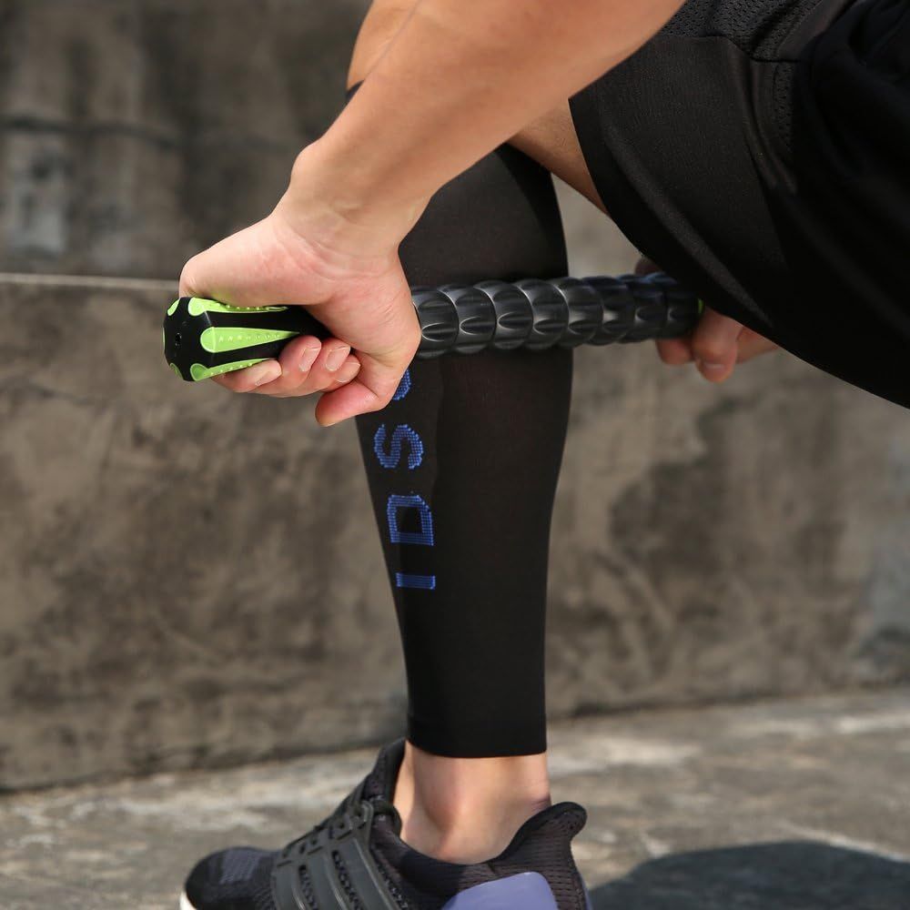 Demonstrates the product being used in a real-world fitness setting to help shoppers visualize how they would hold and use the jump rope during exercise.
