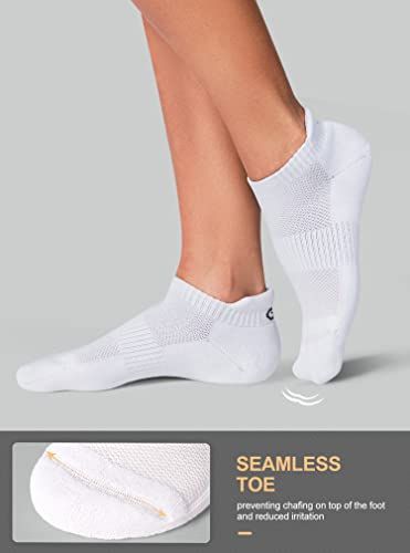 Highlights the seamless toe construction to communicate comfort and reduced irritation for the shopper.