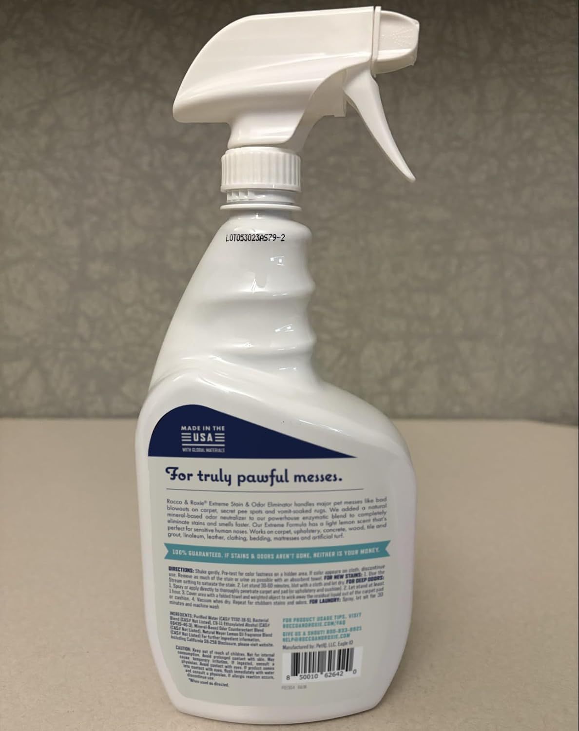 Provides a clean, catalog-style view of the spray bottle product to show its physical appearance and packaging design.