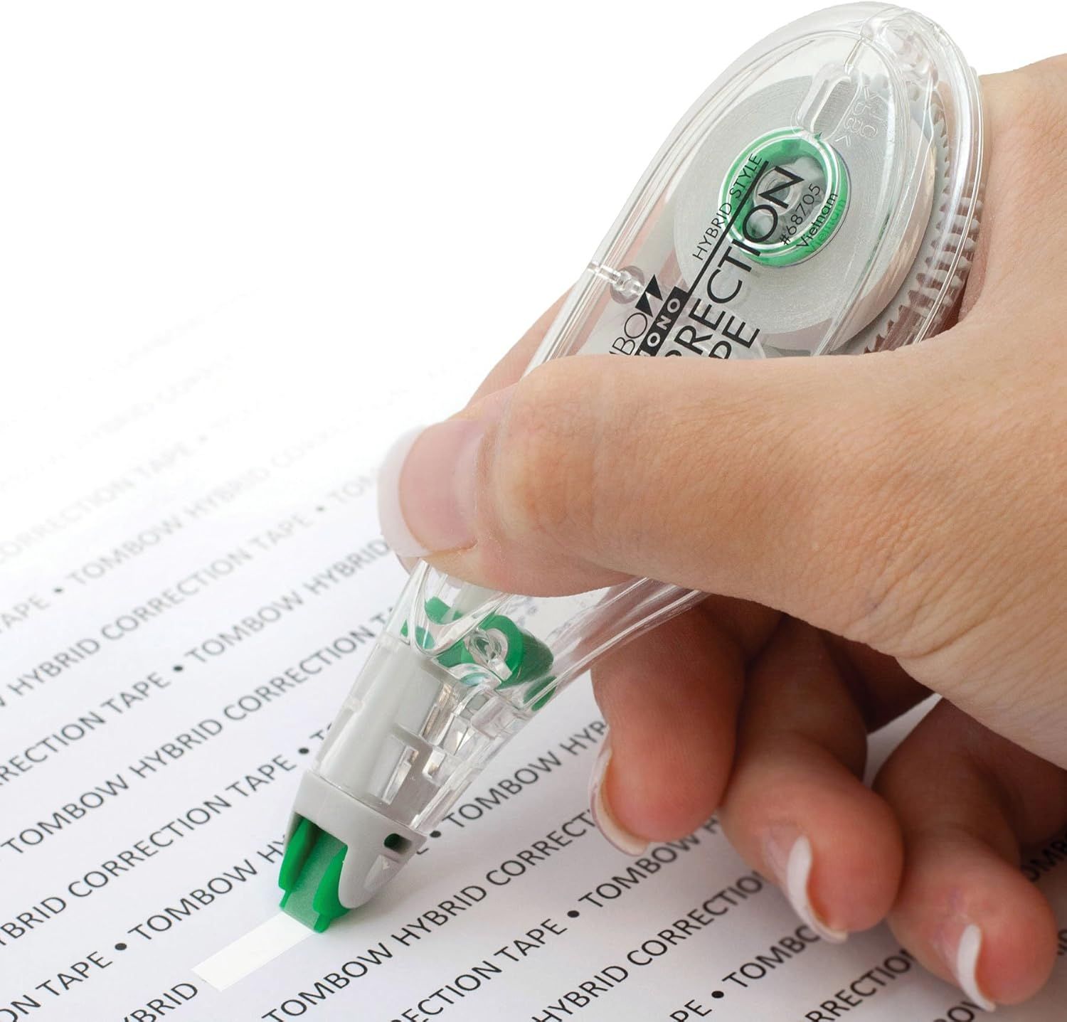 Demonstrates the product's precise, easy-to-use applicator design for accurate correction, reassuring shoppers that it delivers clean, controlled application.