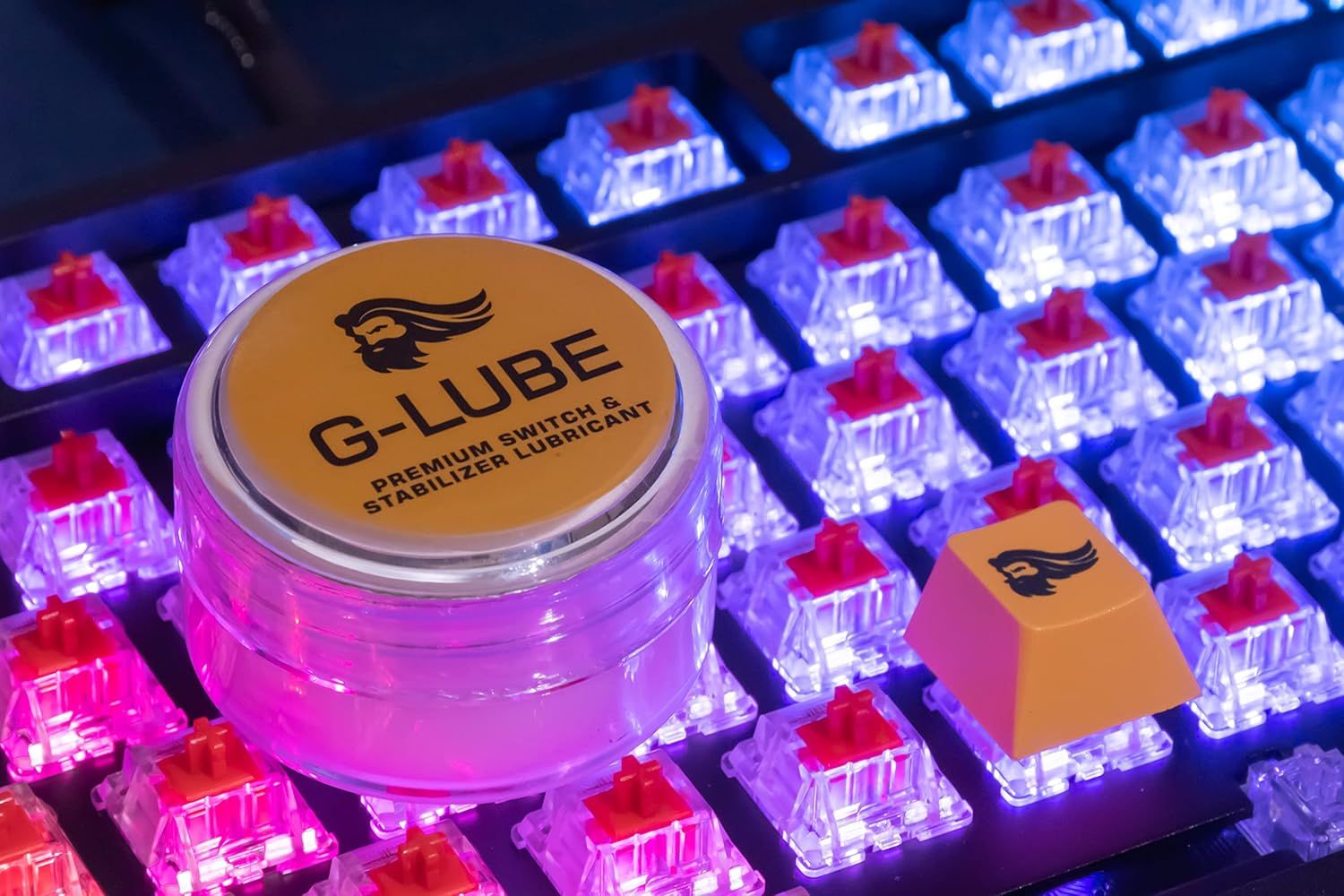 Demonstrates that the G-LUBE lubricant is designed for use with mechanical keyboard switches, showing compatibility with the product category and reassuring enthusiasts of its intended application.