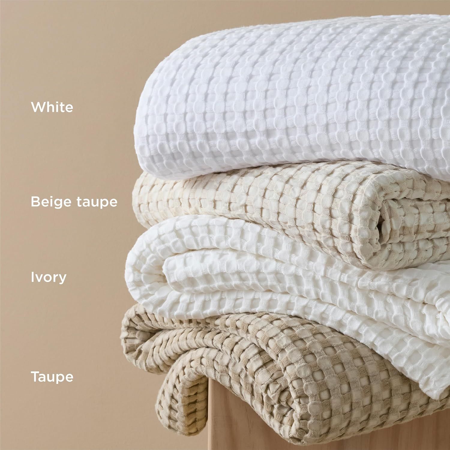 Displays the available color options in the product line to help shoppers choose their preferred variant.