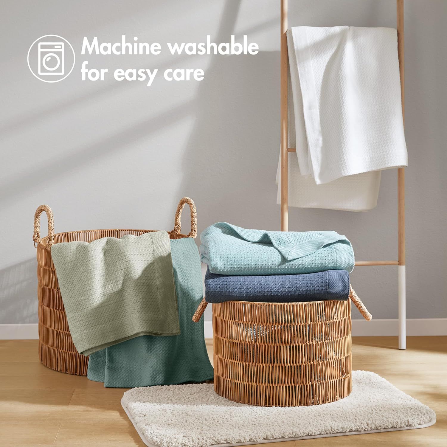 Reassures shoppers that the blanket is low-maintenance and easy to clean.