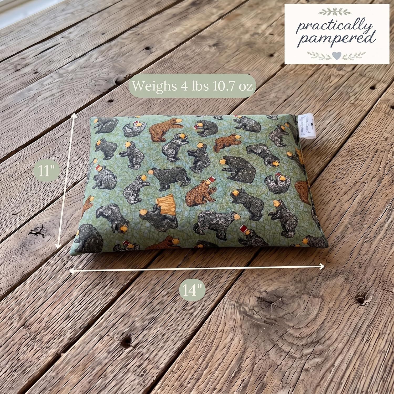 Communicates the exact physical size and weight of the heating pad so shoppers can assess whether it fits their needs.