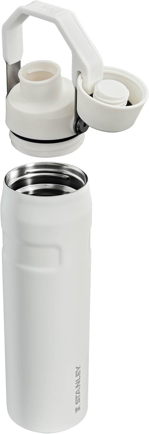 Shows the internal construction and lid components of the bottle to help shoppers understand how the product is built and functions.