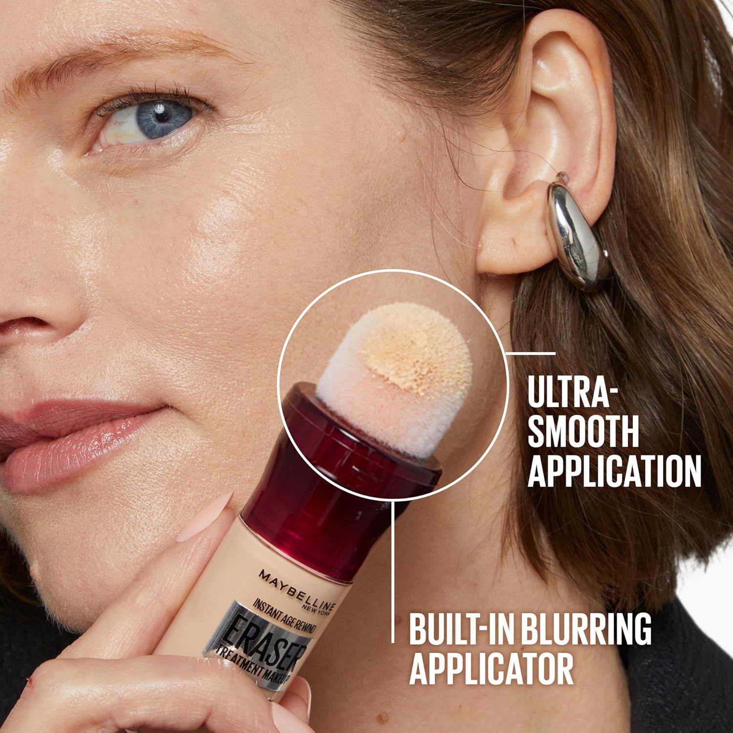 A zoom circle on the applicator tip shows the sponge that blends the product for a smooth finish. The callout promises an ultra-smooth application so shoppers expect an easy, streak-free finish.