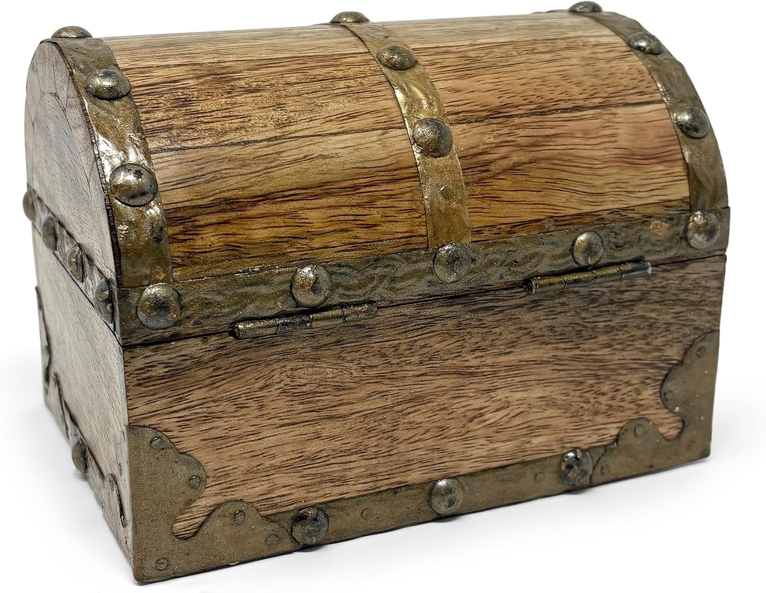 Displays the chest's antique pirate styling and metal hinges for a sturdy, authentic look.