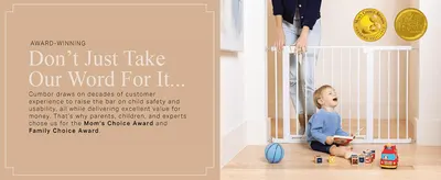 Shows parenting award wins to reassure shoppers that trusted outside groups back the gate's safety and value. Presents Cumbor's child-safety experience to build trust with parents.