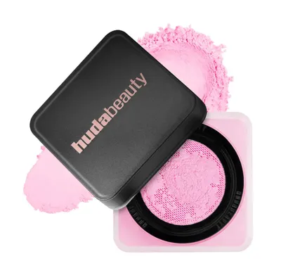 Showcases the product's pink color and powder texture to attract beauty enthusiasts.