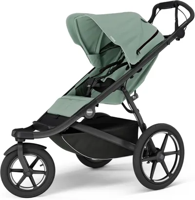 Showcases the full design and features of the jogging stroller, allowing customers to see its overall structure and color.
