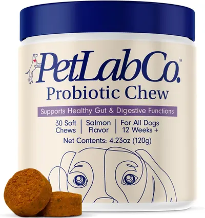 Showcases the product container and chews to clearly display what the customer will receive. Displays both the product packaging and the actual chews to give customers a complete view of the item.