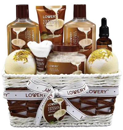 Showcases all the items included in the Vanilla Coconut bath and body gift set, demonstrating the variety and value of the product.