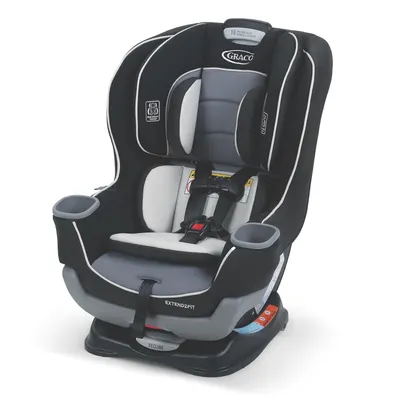Showcases the car seat's safety features and comfortable design to reassure parents about their child's protection and comfort during travel.