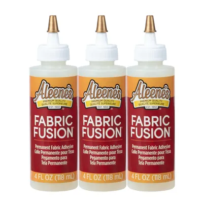 Shows multiple identical bottles of the product to emphasize quantity or value pack offering. Displays the product bottles with clear, readable labels to communicate the brand and product name.