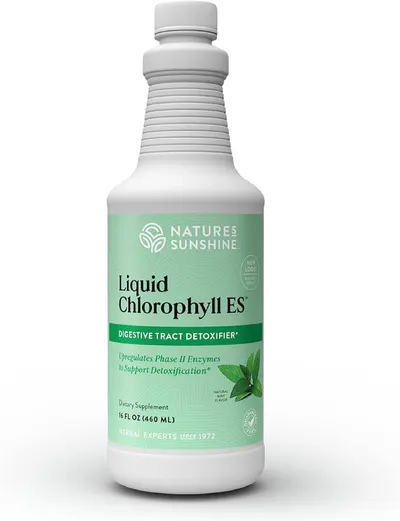 Showcases the product bottle clearly to allow shoppers to identify the supplement and read key information on the label.