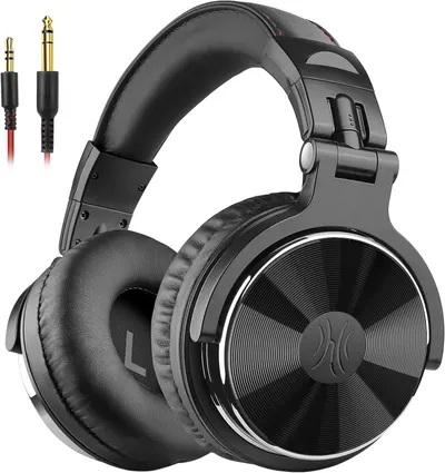 Shows the buyer exactly what is included in the purchase: the headphones and two audio cable adapters for different connectivity options.
