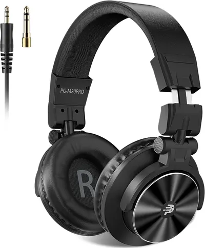Shows the shopper exactly what is included in the purchase: the headphones and two audio jack adapters for compatibility with different devices.