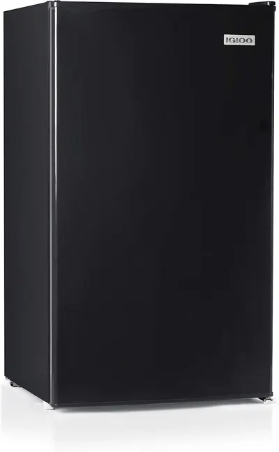 Displays the core product, an Igloo mini refrigerator, in a clean catalog-style presentation to show shoppers exactly what they will receive.
