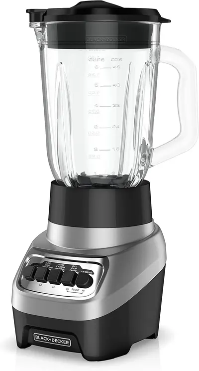 Displays the complete Black+Decker blender with its glass pitcher, lid, and control base to show shoppers exactly what they will receive.