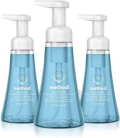 Shows the core product in a 3-pack format to communicate the quantity and value the shopper will receive, while displaying the sea minerals scent and foaming pump design.