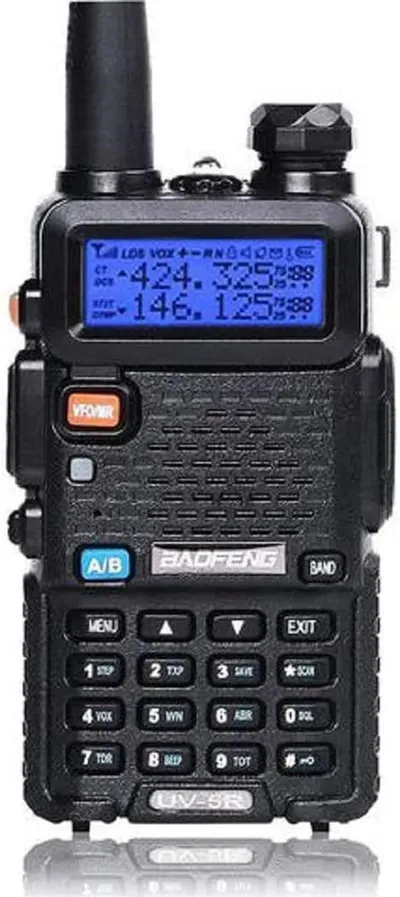 Displays the core product clearly on a white background to show the radio's physical design, digital screen, control buttons, and antenna, helping shoppers understand what they will receive.