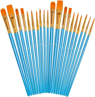 Displays the complete set of paint brushes with various sizes and tip shapes to show shoppers the variety and completeness of the kit for different painting techniques. Showcases the different brush…