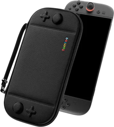 Shows the core product, a handheld gaming console, alongside its protective carrying case to communicate what the buyer receives and how the case fits the device. Demonstrates that a protective…