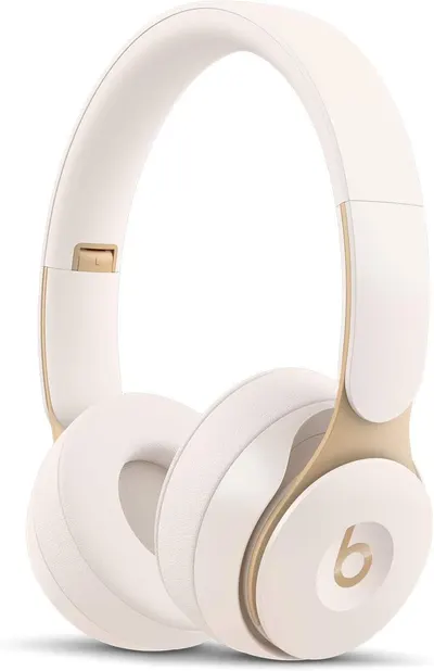 Shows the headphones in a clean catalog view so buyers can judge the design and color.